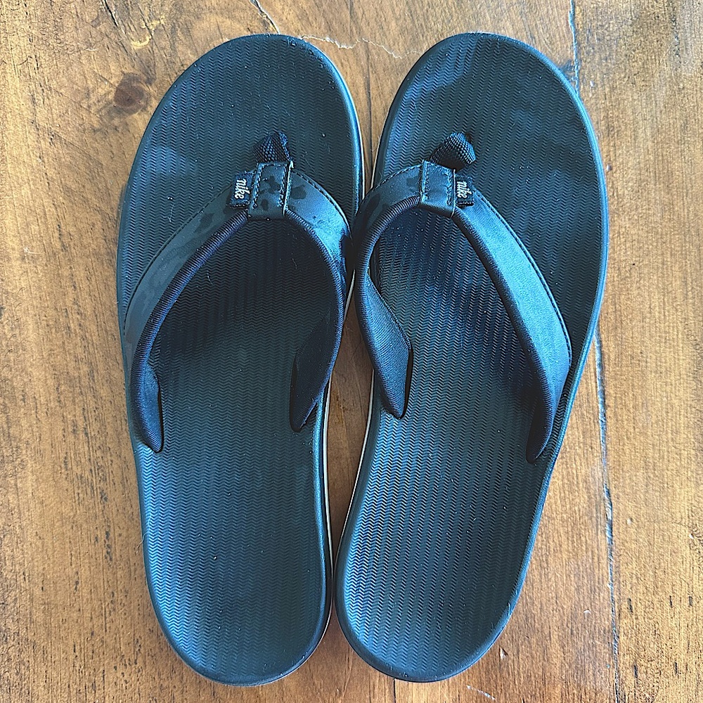 Nike flip flops
